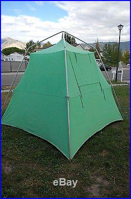 Coleman Vintage 9x9 Canvas Umbrella Tent in excellent condition
