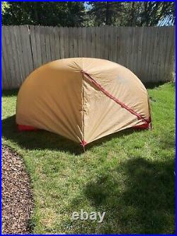 MSR Hubba Hubba 2 Person Backpacking Tent 11506 (Multicolor)