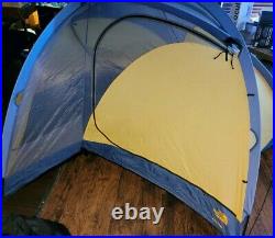 Vintage North Face Peregrine Tent Spacious 2 Person With Rain Guard